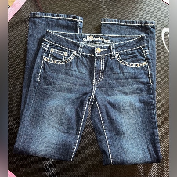 Miss Chic In LA Jeans - Picture 4 of 5